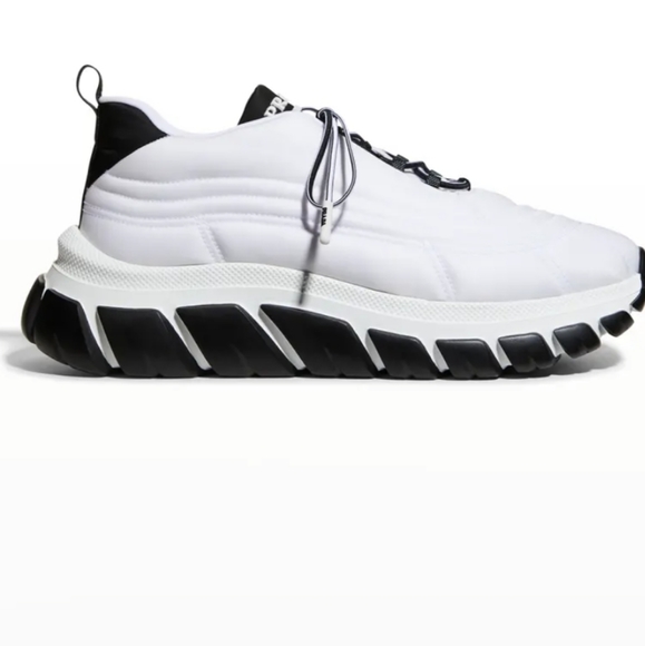 Sneakers - Picture 1 of 7